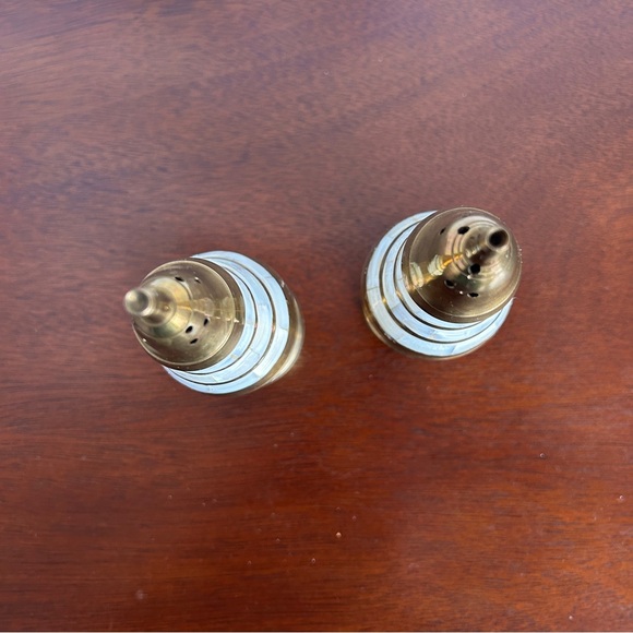 Vintage Brass and Mother of Pearl Salt and Pepper Shakers with liners - Picture 7 of 15